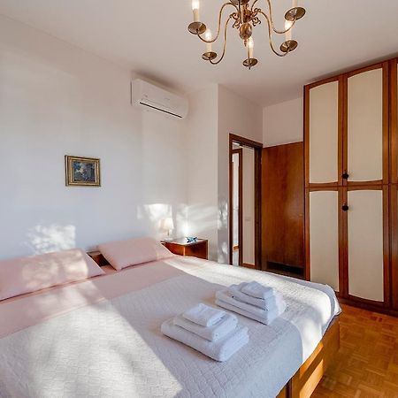 Апартаменты Portosole Attic - With Terrace And Private Parking Санремо Экстерьер фото