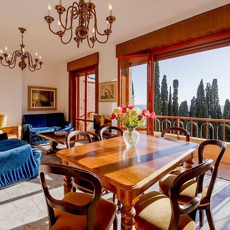 Апартаменты Portosole Attic - With Terrace And Private Parking Санремо Экстерьер фото