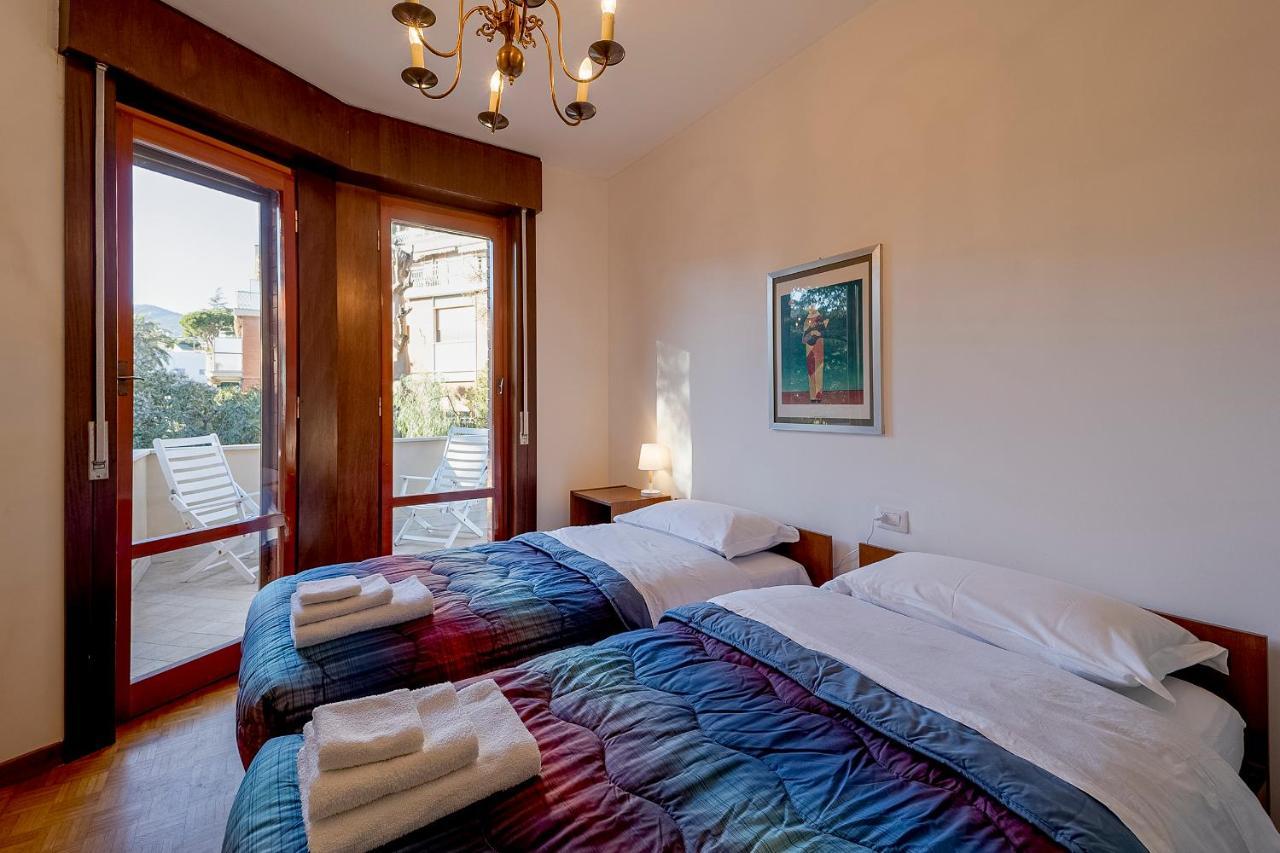 Апартаменты Portosole Attic - With Terrace And Private Parking Санремо Экстерьер фото