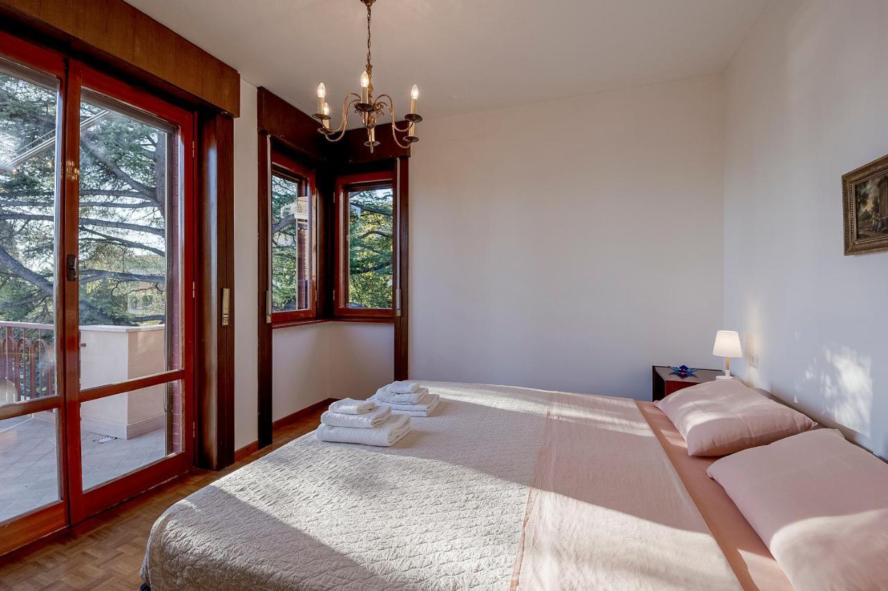 Апартаменты Portosole Attic - With Terrace And Private Parking Санремо Экстерьер фото