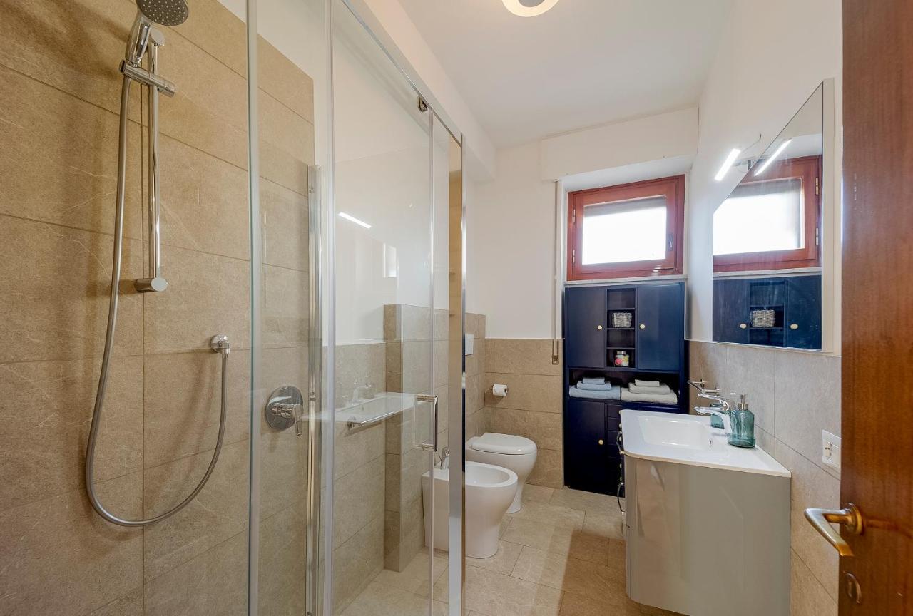 Апартаменты Portosole Attic - With Terrace And Private Parking Санремо Экстерьер фото