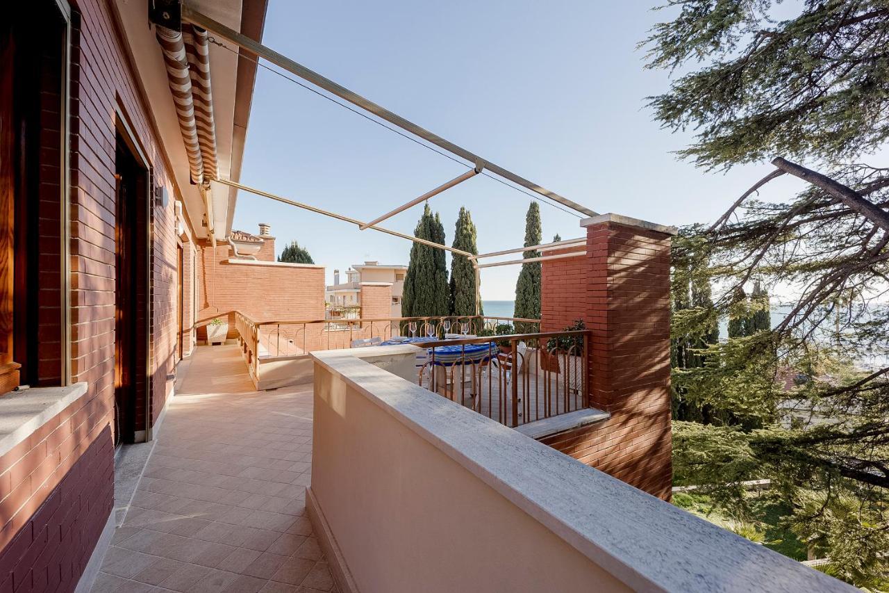 Апартаменты Portosole Attic - With Terrace And Private Parking Санремо Экстерьер фото